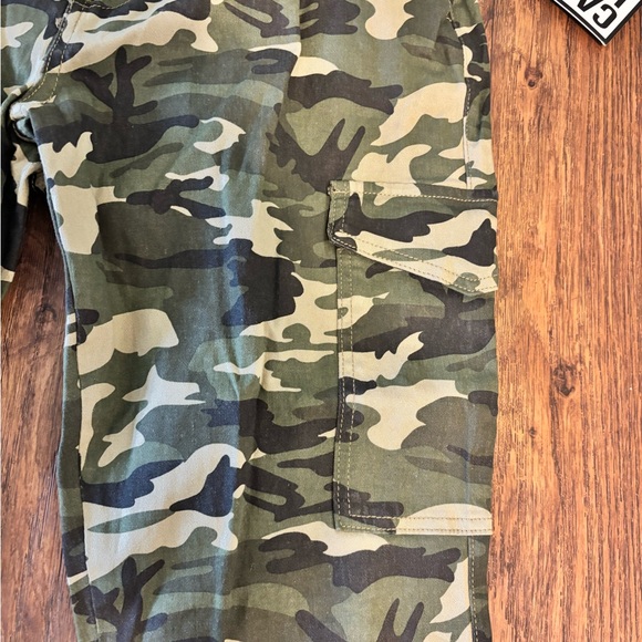 Camo Cargo Jogger Pants - Picture 4 of 5